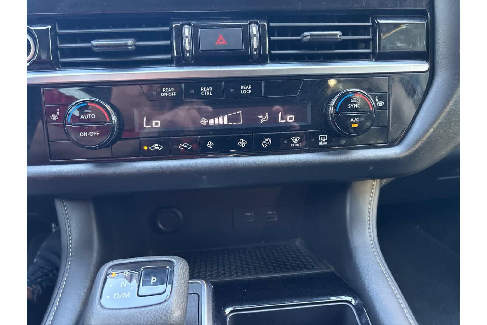Used 2022 Nissan Pathfinder SV FWD image 17