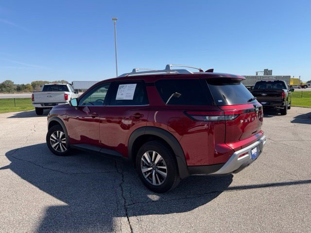 Used 2024 Nissan Pathfinder SL AWD/4WD image 7