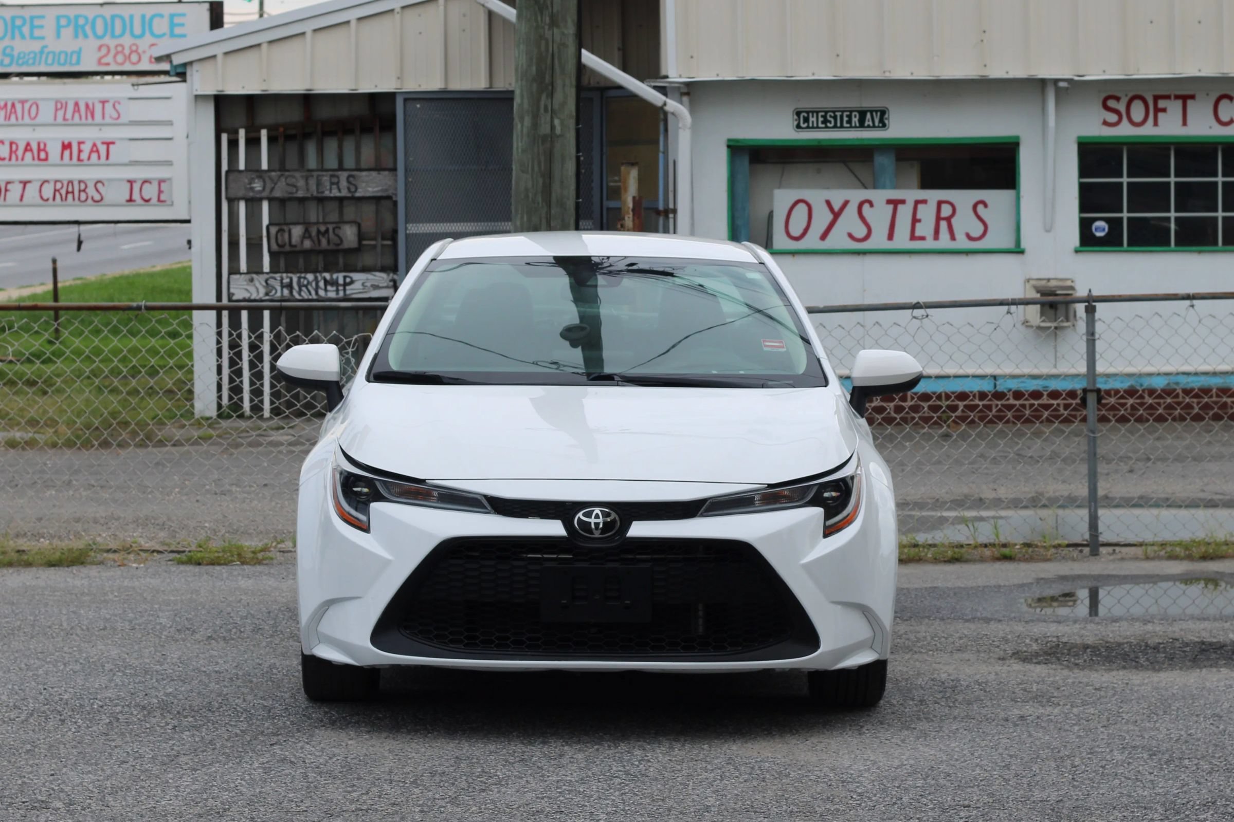 Used 2022 Toyota Corolla LE FWD image 2