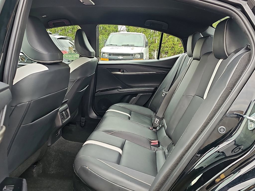 Used 2025 Toyota Camry SE FWD image 10