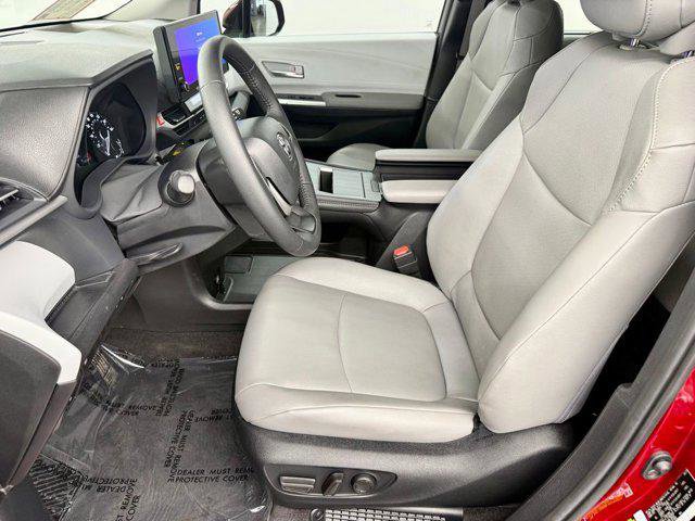 Certified 2025 Toyota Sienna XLE image 20