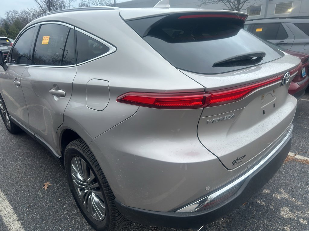 Used 2021 Toyota Venza XLE image 4