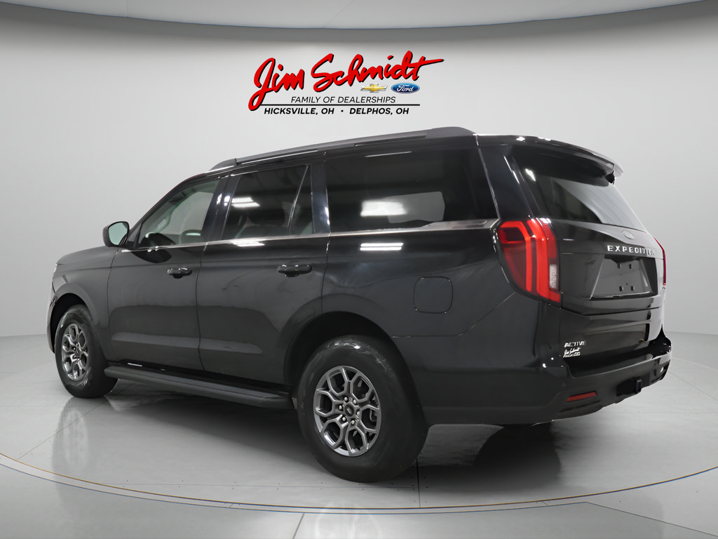 Used 2025 Ford Expedition Active AWD/4WD image 9