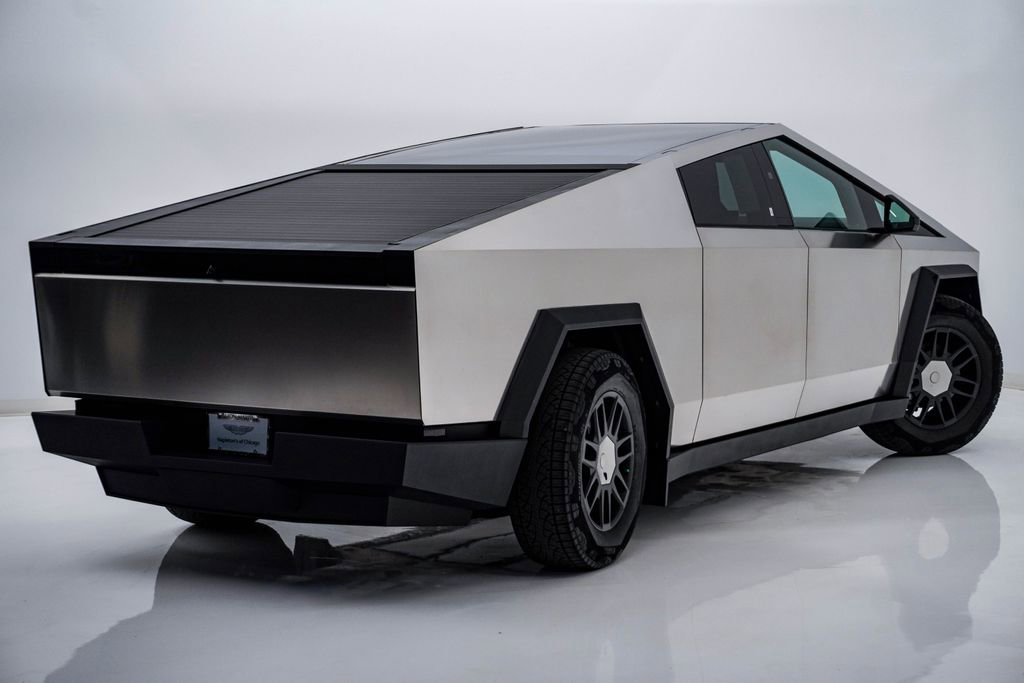 Used 2024 Tesla Cybertruck AWD Crew Cab image 11