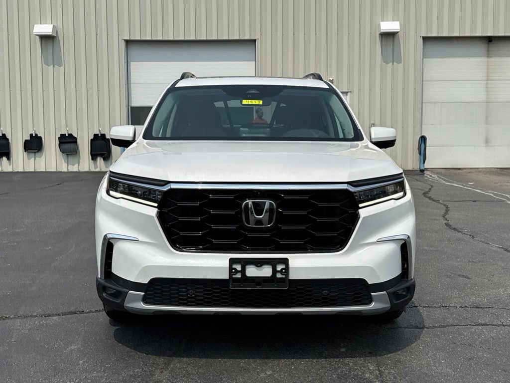Used 2025 Honda Pilot Elite image 2