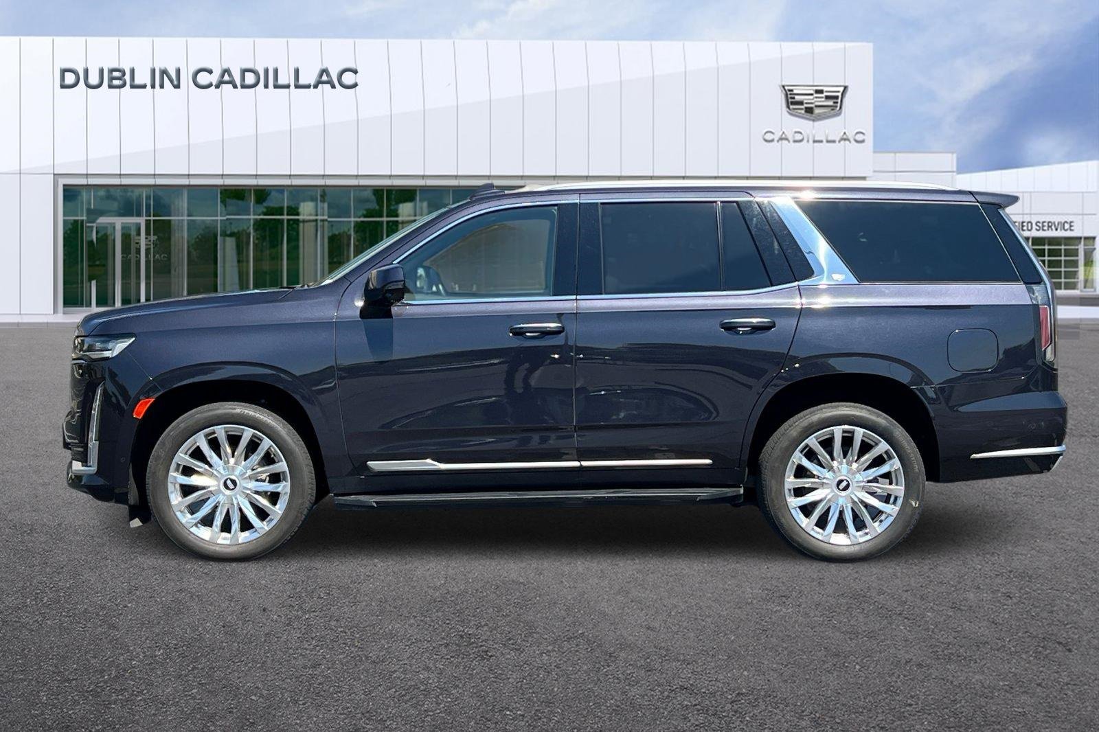 Used 2023 Cadillac Escalade Premium Luxury w/ Performance Package image 7