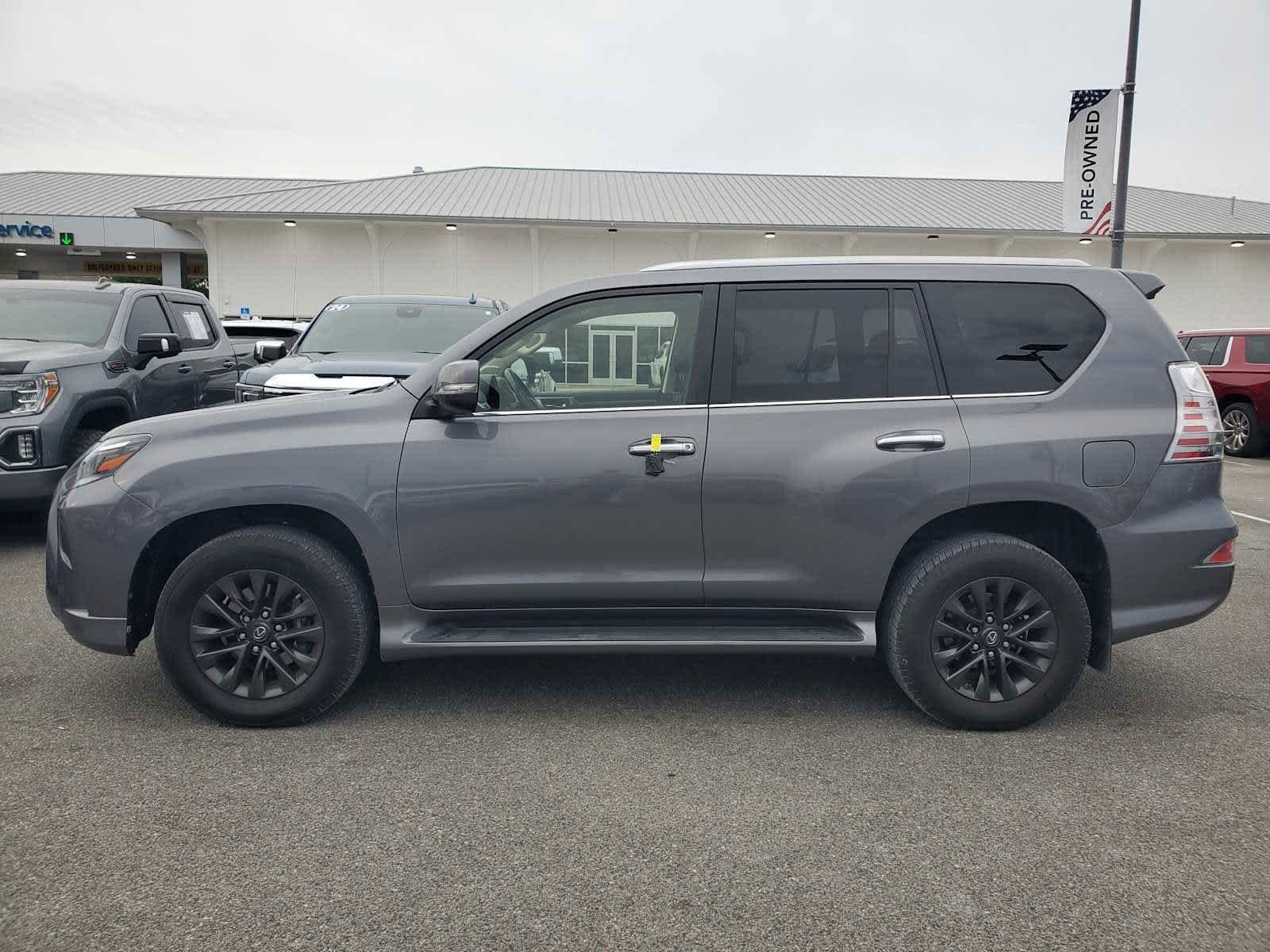 Used 2020 Lexus GX 460 Premium w/ Premium Package AWD/4WD image 2