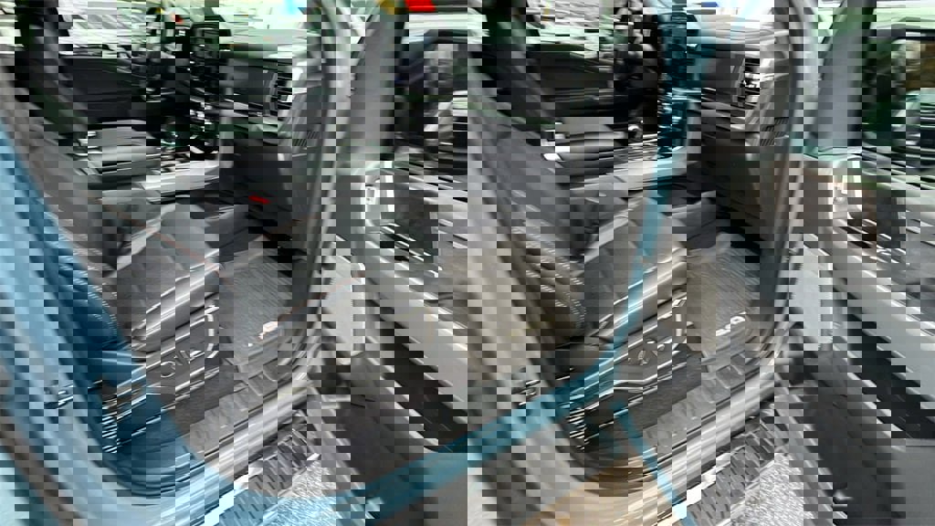 Used 2023 Ford F150 Lariat w/ Equipment Group 502A High image 17