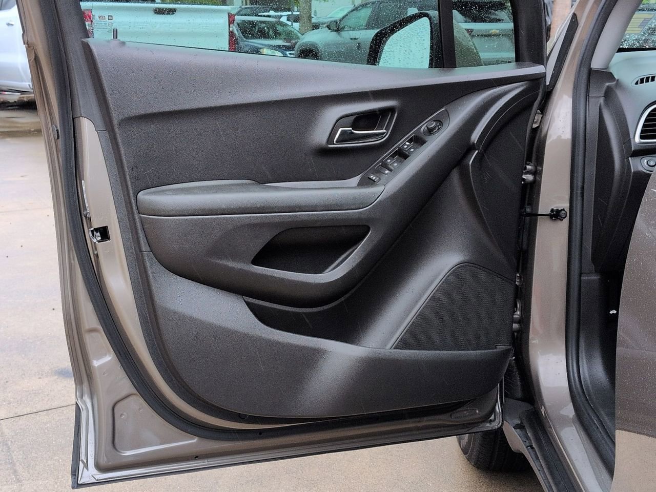 Used 2021 Chevrolet Trax LT image 8