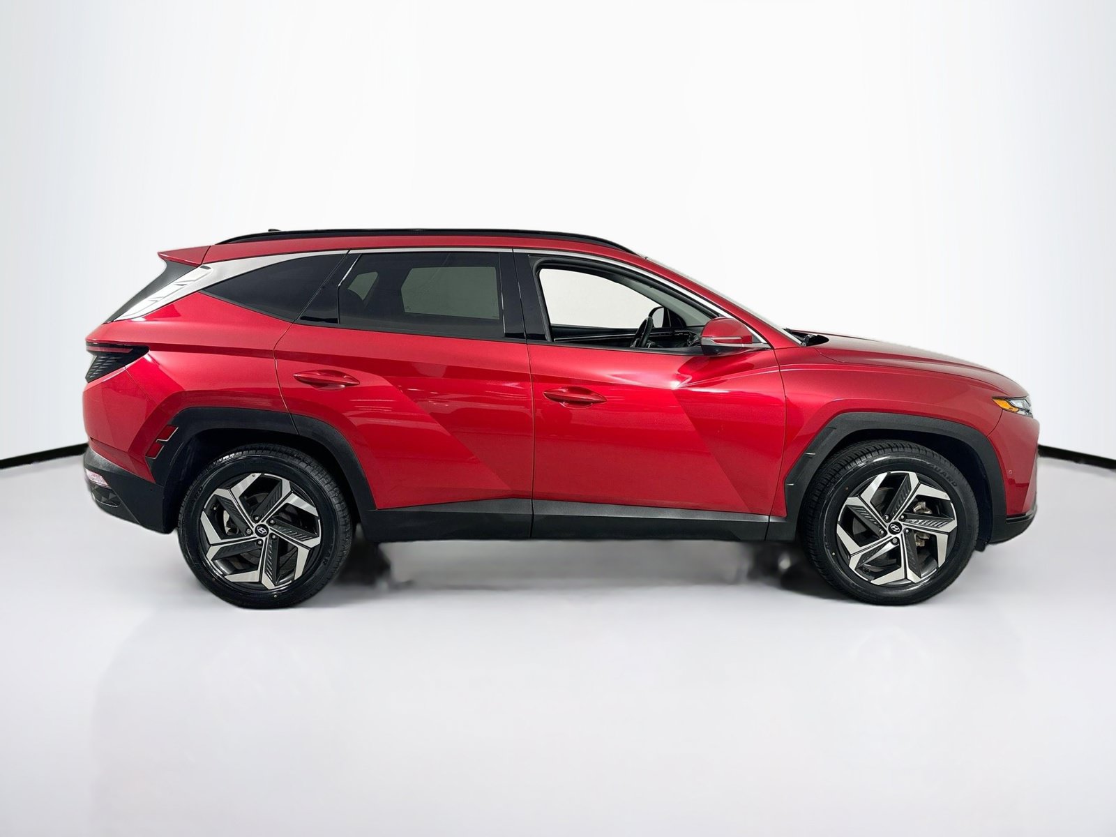 Used 2023 Hyundai Tucson Limited w/ Cargo Package AWD/4WD image 4