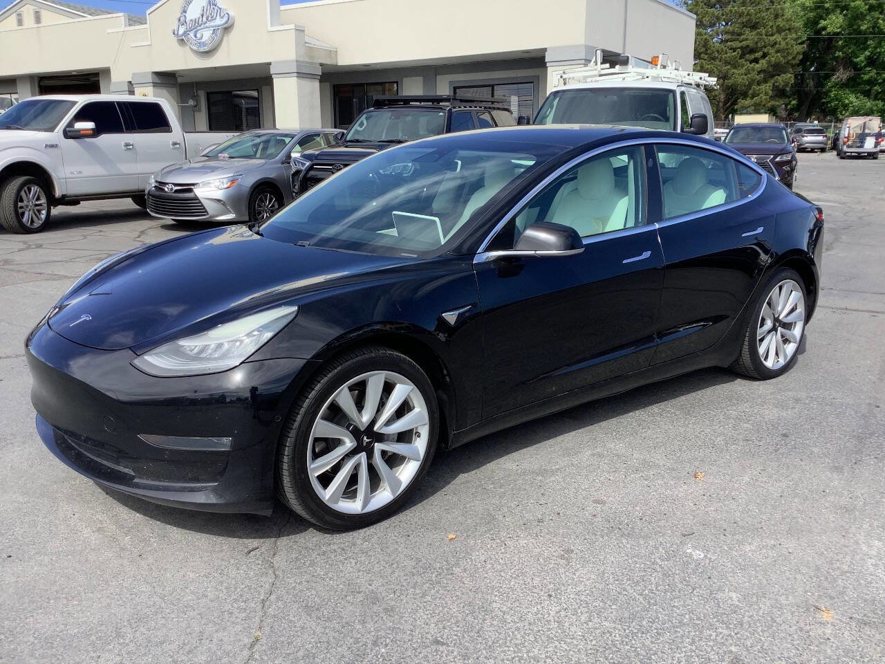 Used 2019 Tesla Model 3 Standard Range Plus RWD image 1
