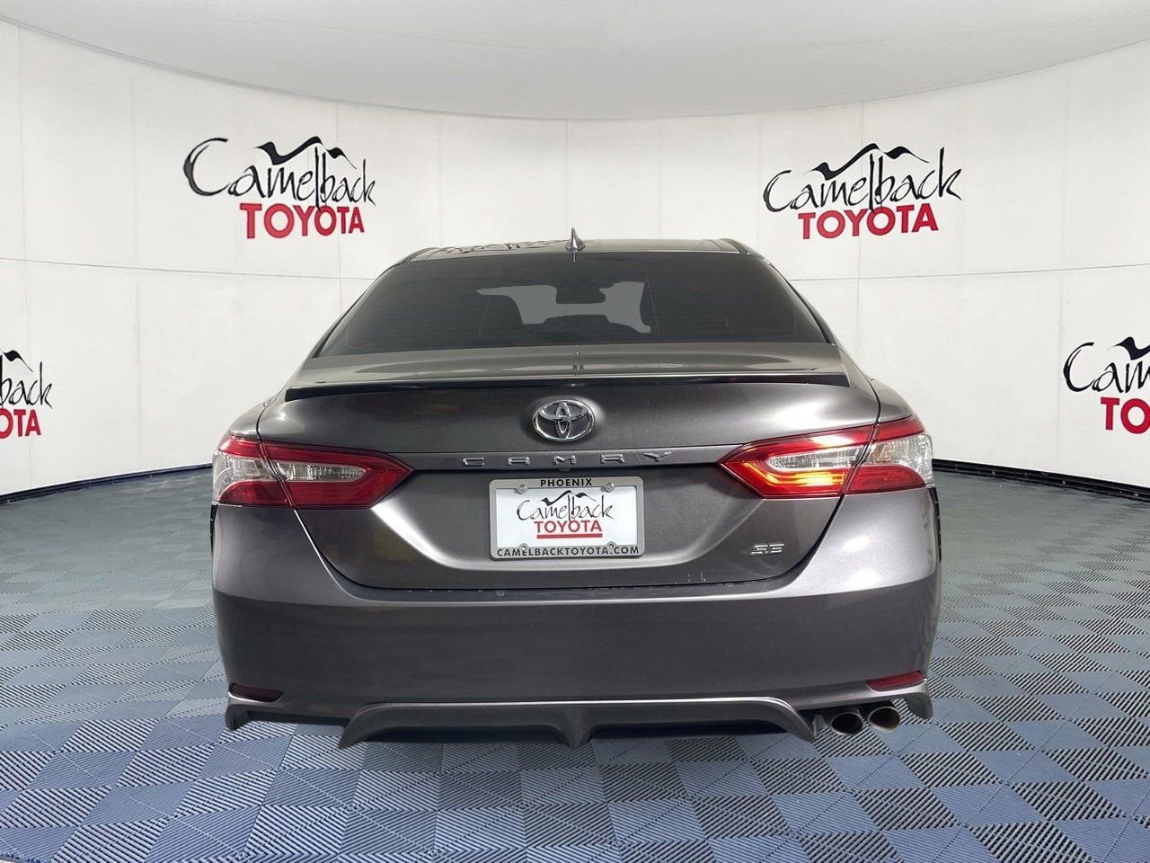 Used 2020 Toyota Camry SE FWD image 7