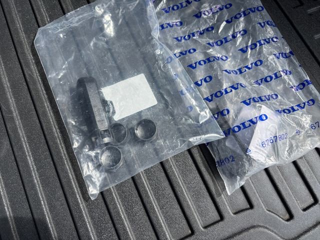 Used 2022 Volvo XC60 B5 Momentum w/ Advanced Package image 34