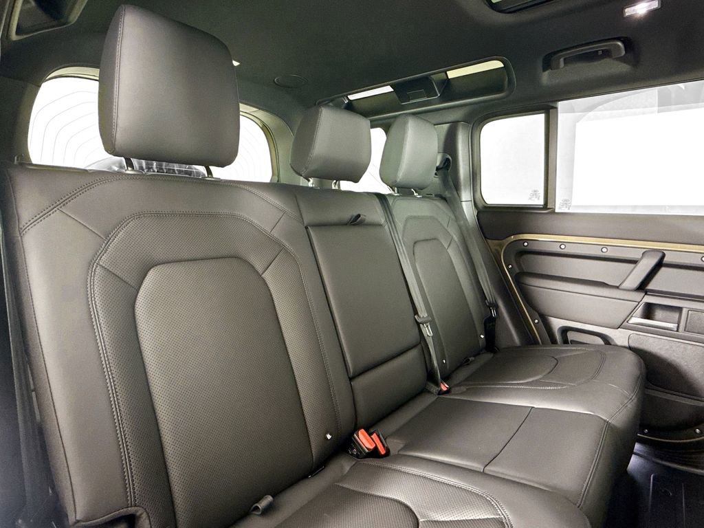 Used 2026 Land Rover Defender 110 X-Dynamic SE AWD/4WD image 15