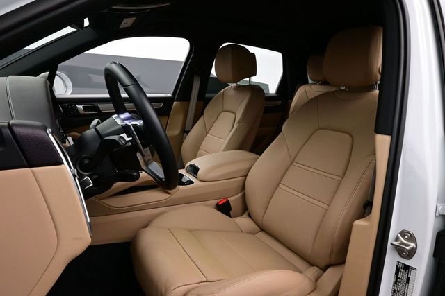 Certified 2023 Porsche Cayenne Platinum Edition AWD/4WD image 5
