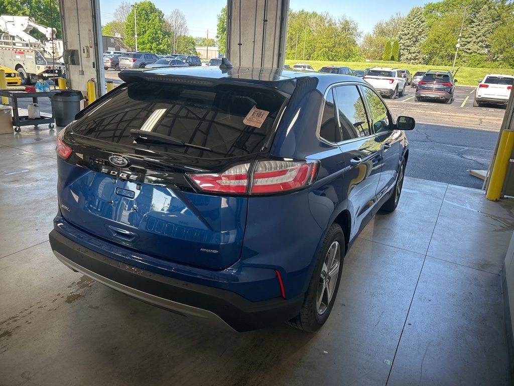 Certified 2022 Ford Edge SEL w/ Convenience Package AWD/4WD image 7