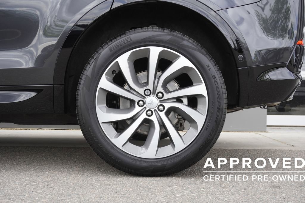 Used 2025 Land Rover Discovery Sport Dynamic SE image 35