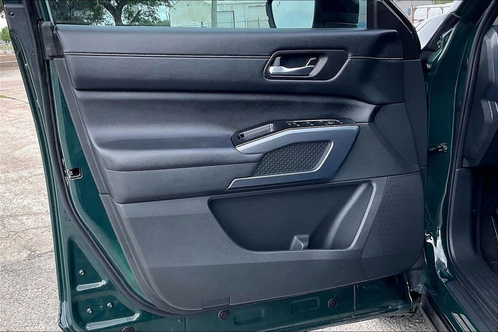 Used 2024 Nissan Pathfinder SL w/ SL Premium Package image 17