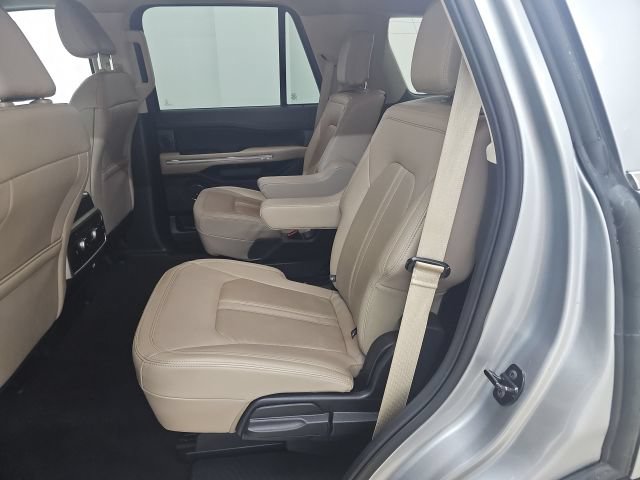 Used 2024 Ford Expedition Limited AWD/4WD image 4