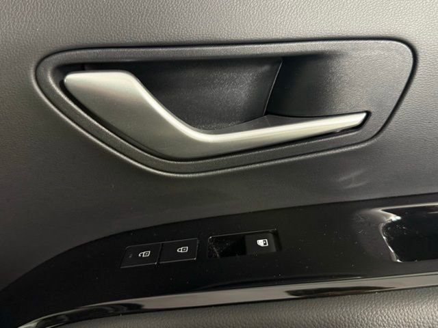 Used 2025 Hyundai Tucson Limited image 31