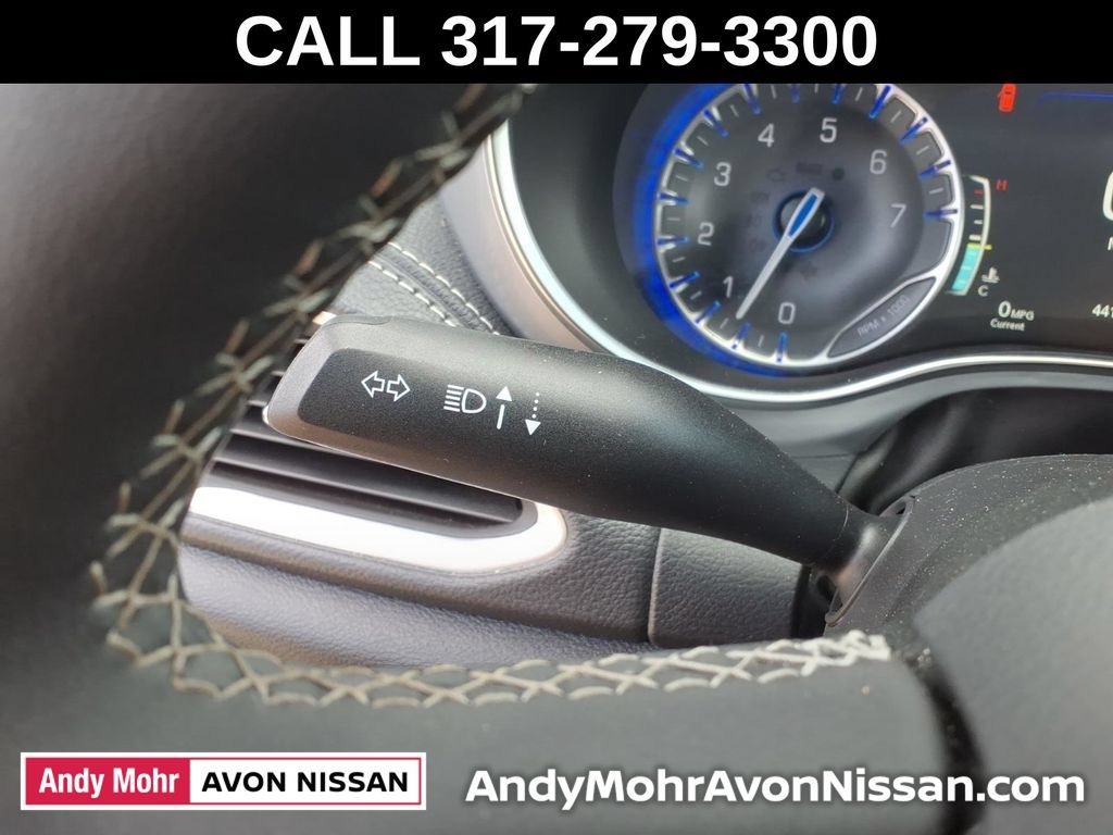 Used 2026 Chrysler Pacifica Limited w/ S Appearance Package FWD image 17