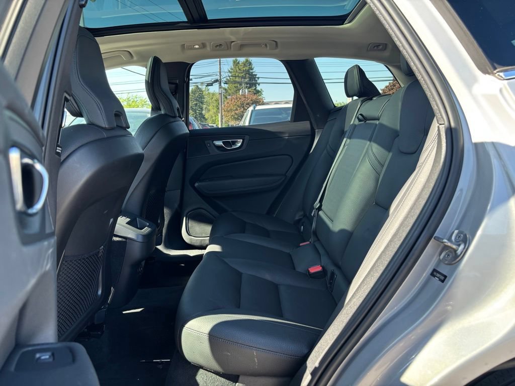 Used 2023 Volvo XC60 B5 Plus w/ Climate Package AWD/4WD image 21