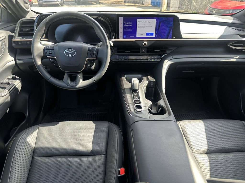 Used 2023 Toyota Crown Limited image 11