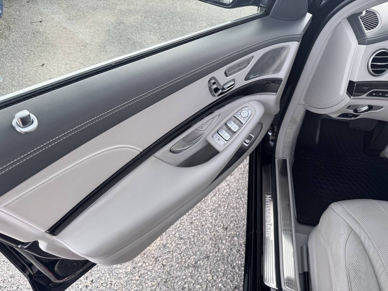Used 2015 Mercedes-Benz S 550 4MATIC Sedan image 16