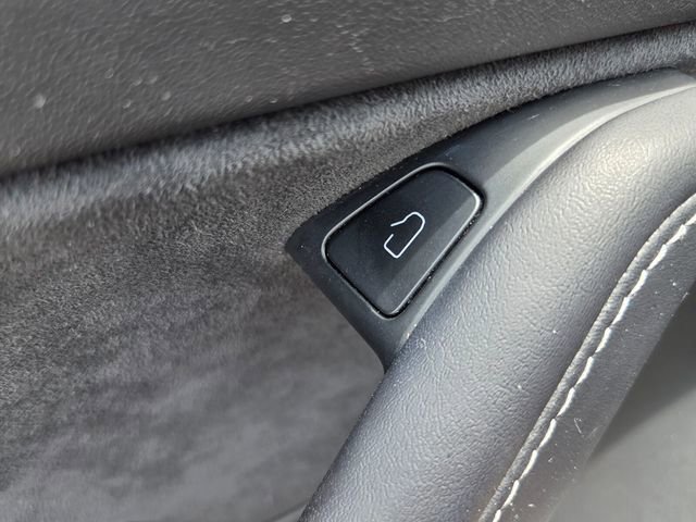 Used 2023 Tesla Model 3 Standard Range image 33