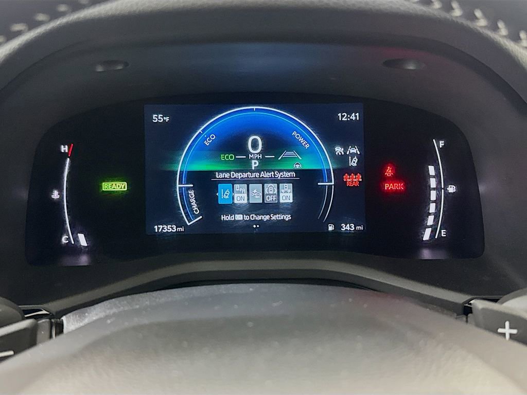 Used 2025 Toyota Camry SE image 13