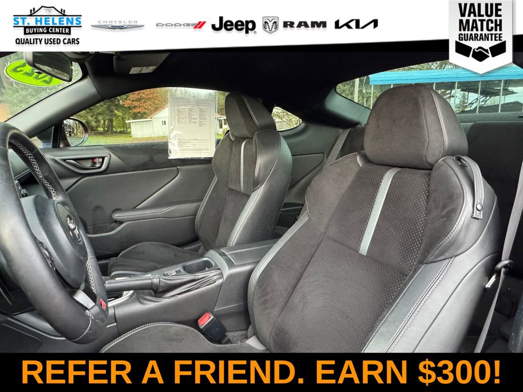 Used 2023 Toyota GR86 Premium w/ ALL Weather Mat Package (TMS) image 15