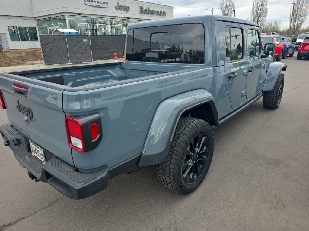 Used 2025 Jeep Gladiator Sport image 5