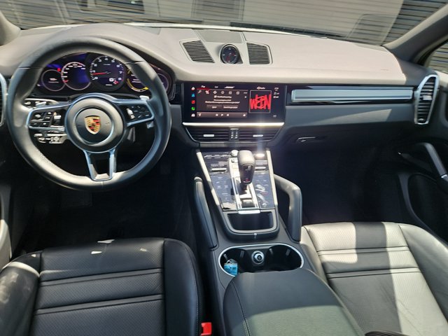 Used 2023 Porsche Cayenne Platinum Edition AWD/4WD image 18