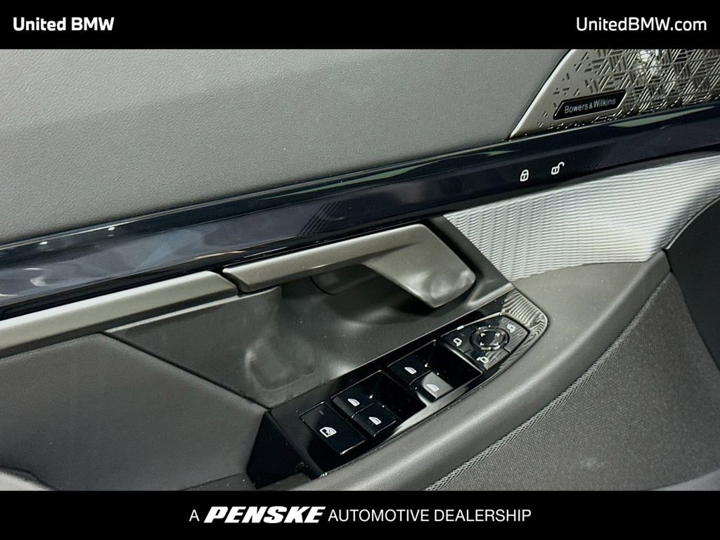 Used 2026 BMW M5 Touring image 3