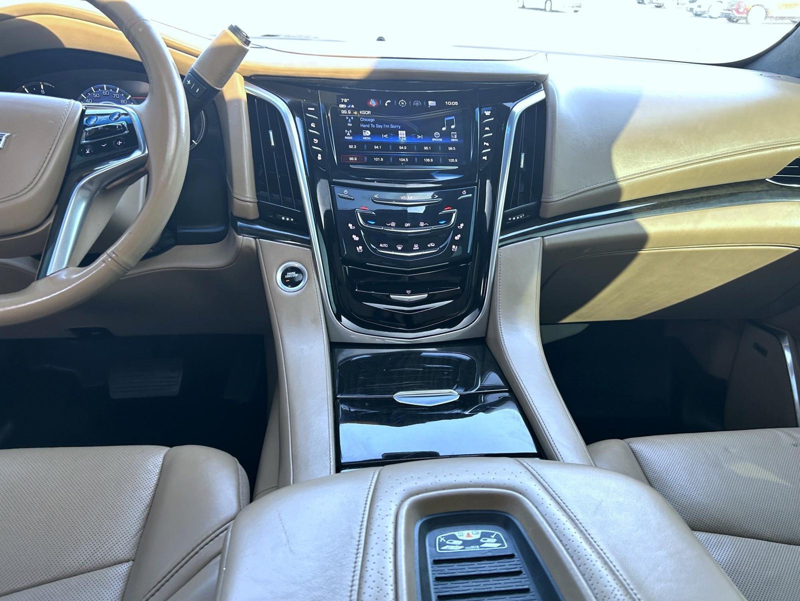 Used 2019 Cadillac Escalade Platinum AWD/4WD image 18