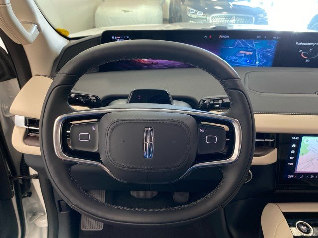 New 2027 Lincoln Navigator Premiere AWD/4WD image 21