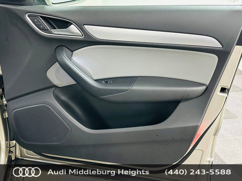 Used 2016 Audi Q3 2.0T Premium Plus w/ Technology Package image 28