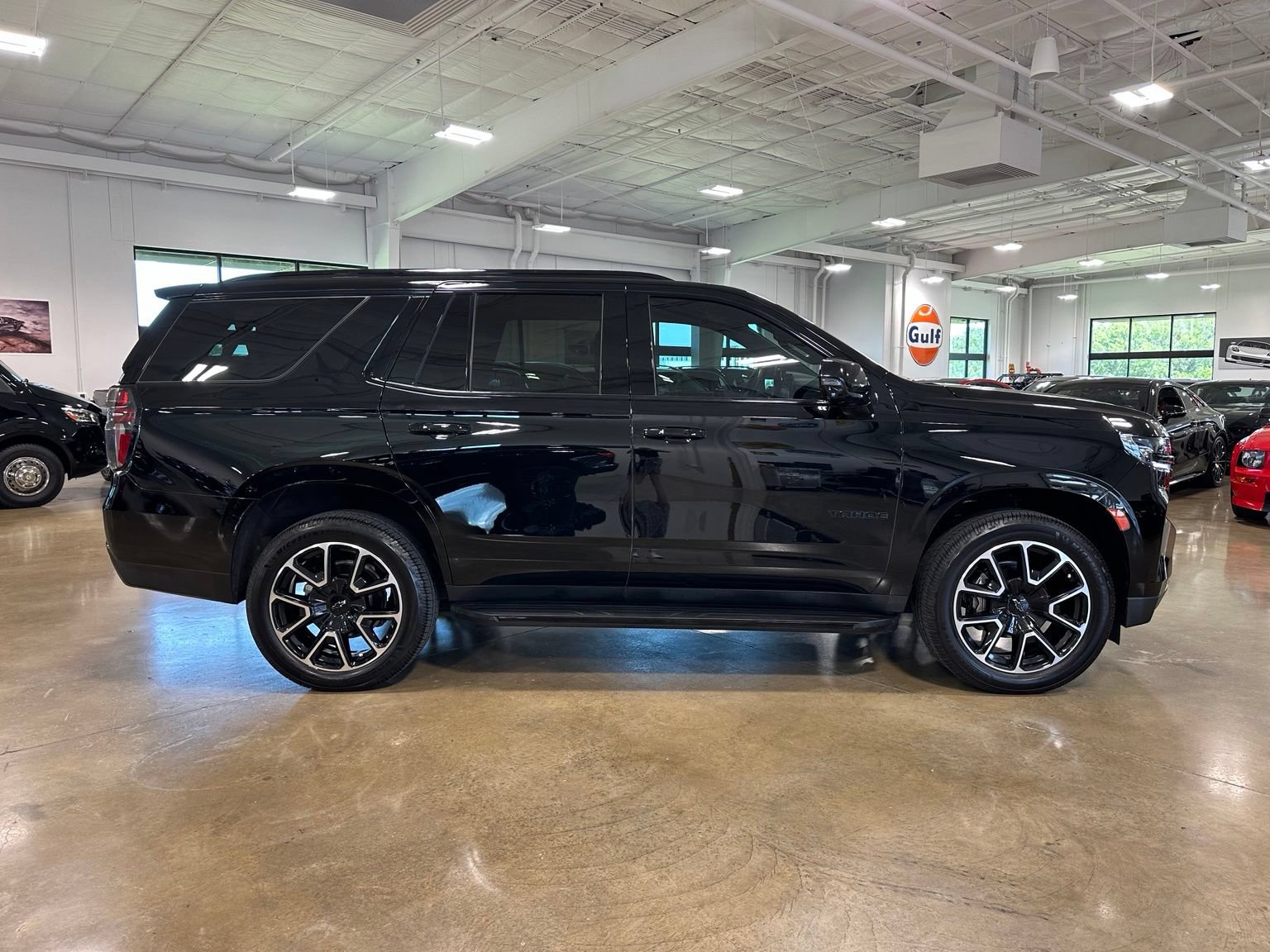 Used 2023 Chevrolet Tahoe RST w/ Luxury Package AWD/4WD image 8