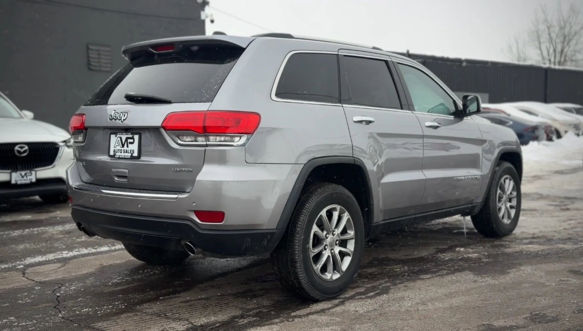 Used 2014 Jeep Grand Cherokee Limited image 2