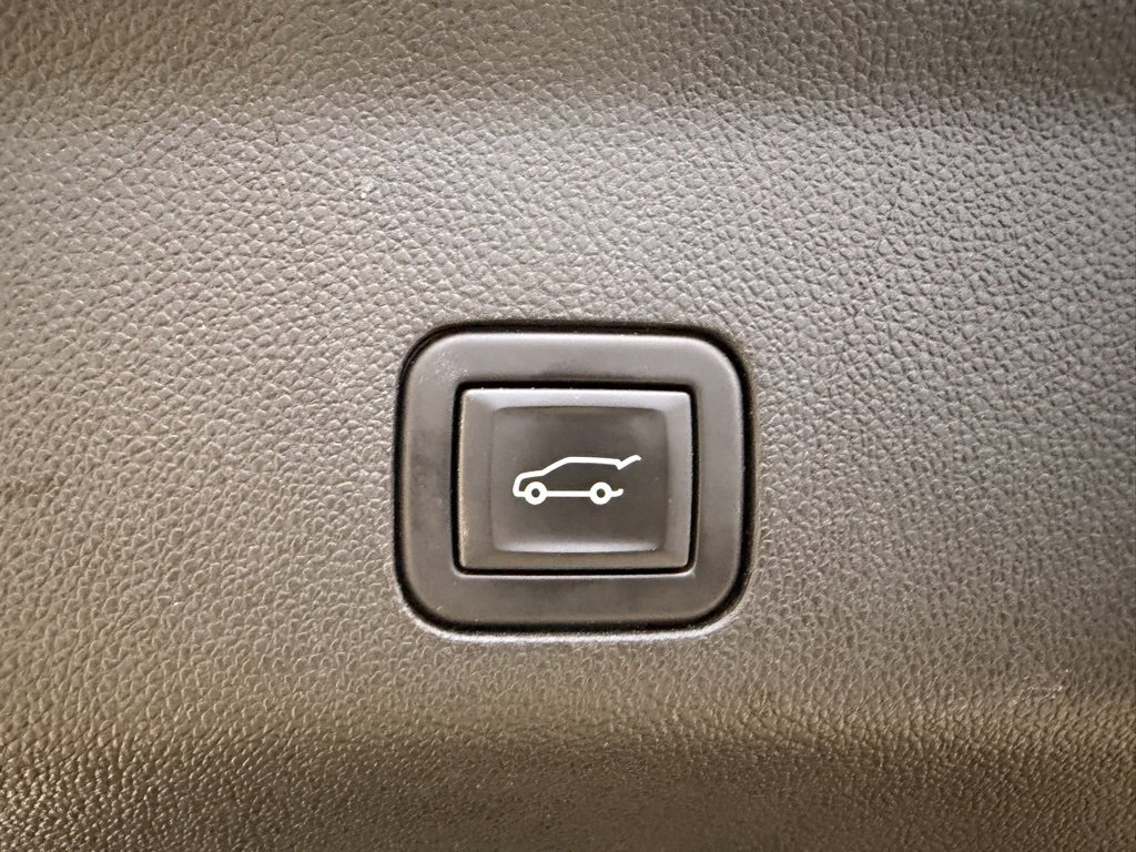 Used 2023 GMC Yukon SLT image 9