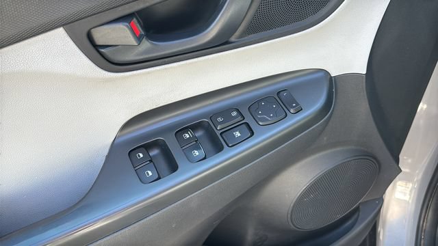 Used 2023 Hyundai Kona SEL AWD/4WD image 18