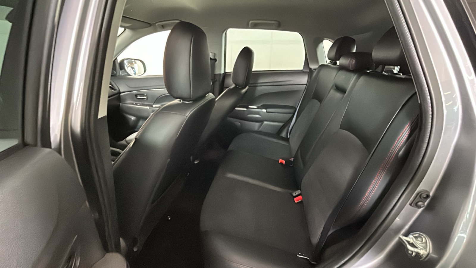 Used 2026 Mitsubishi Outlander Sport SE AWD/4WD image 29
