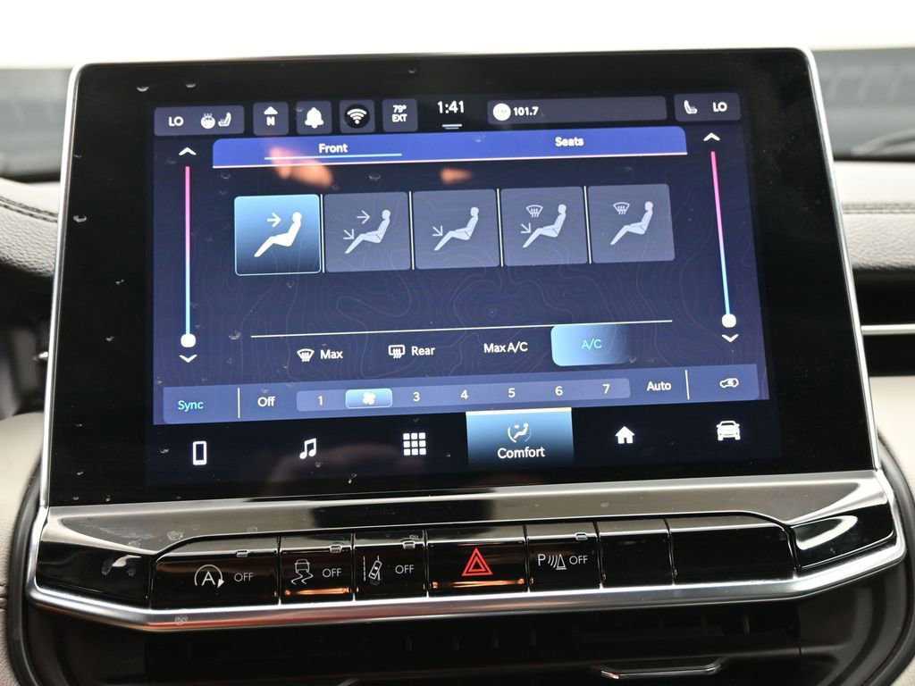 Used 2025 Jeep Compass Limited AWD/4WD image 18