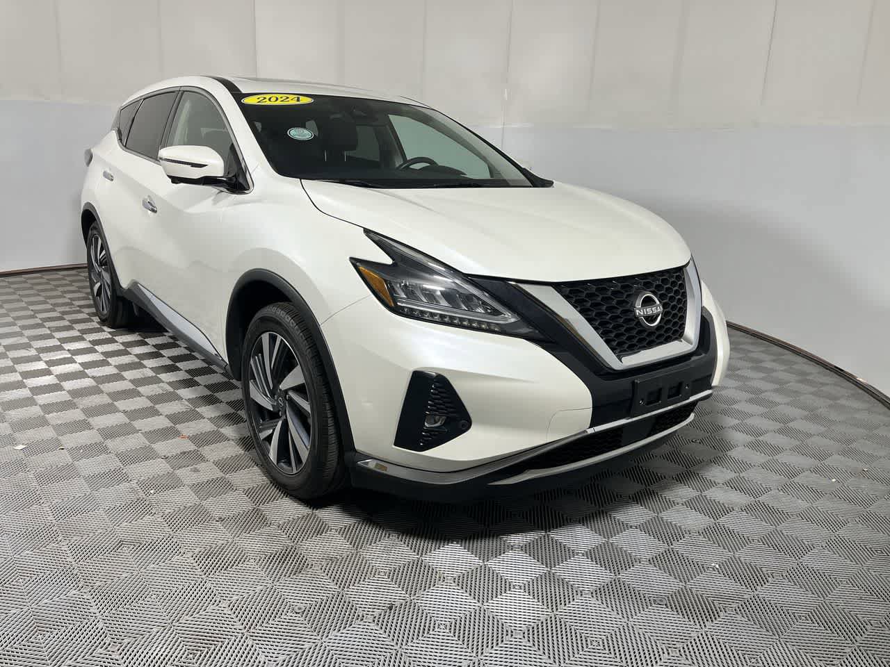 Used 2024 Nissan Murano SL AWD/4WD image 2