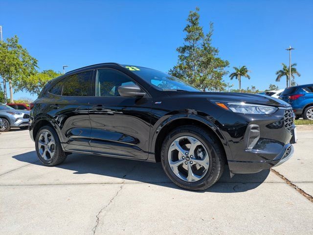 Certified 2023 Ford Escape ST-Line image 2