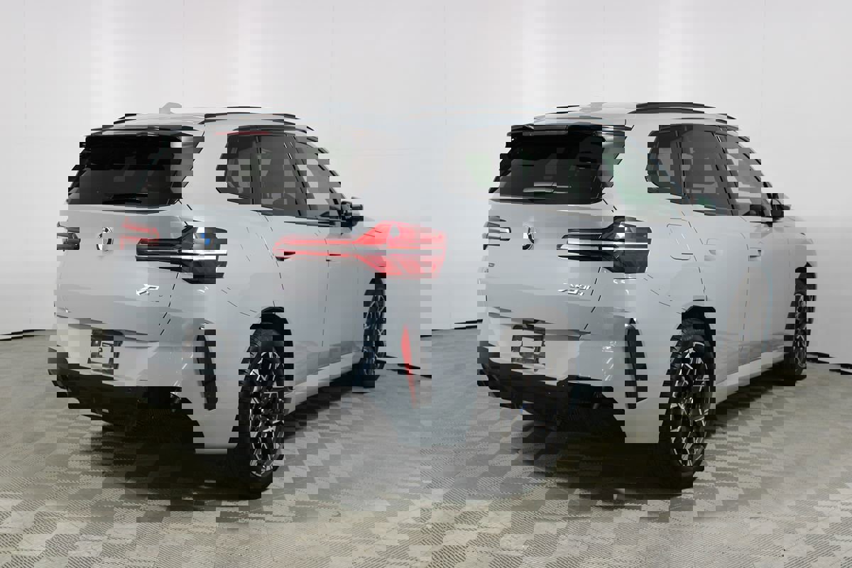 Used 2025 BMW X3 xDrive30i image 46