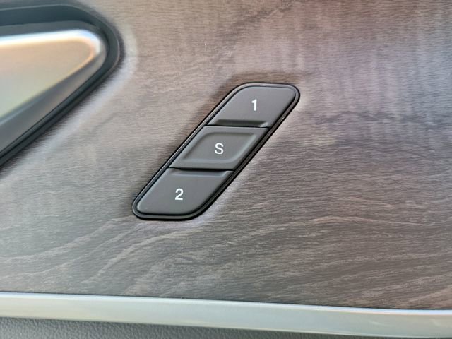 Used 2023 Jeep Grand Cherokee 4WD 4xe w/ Luxury Tech Group II image 21