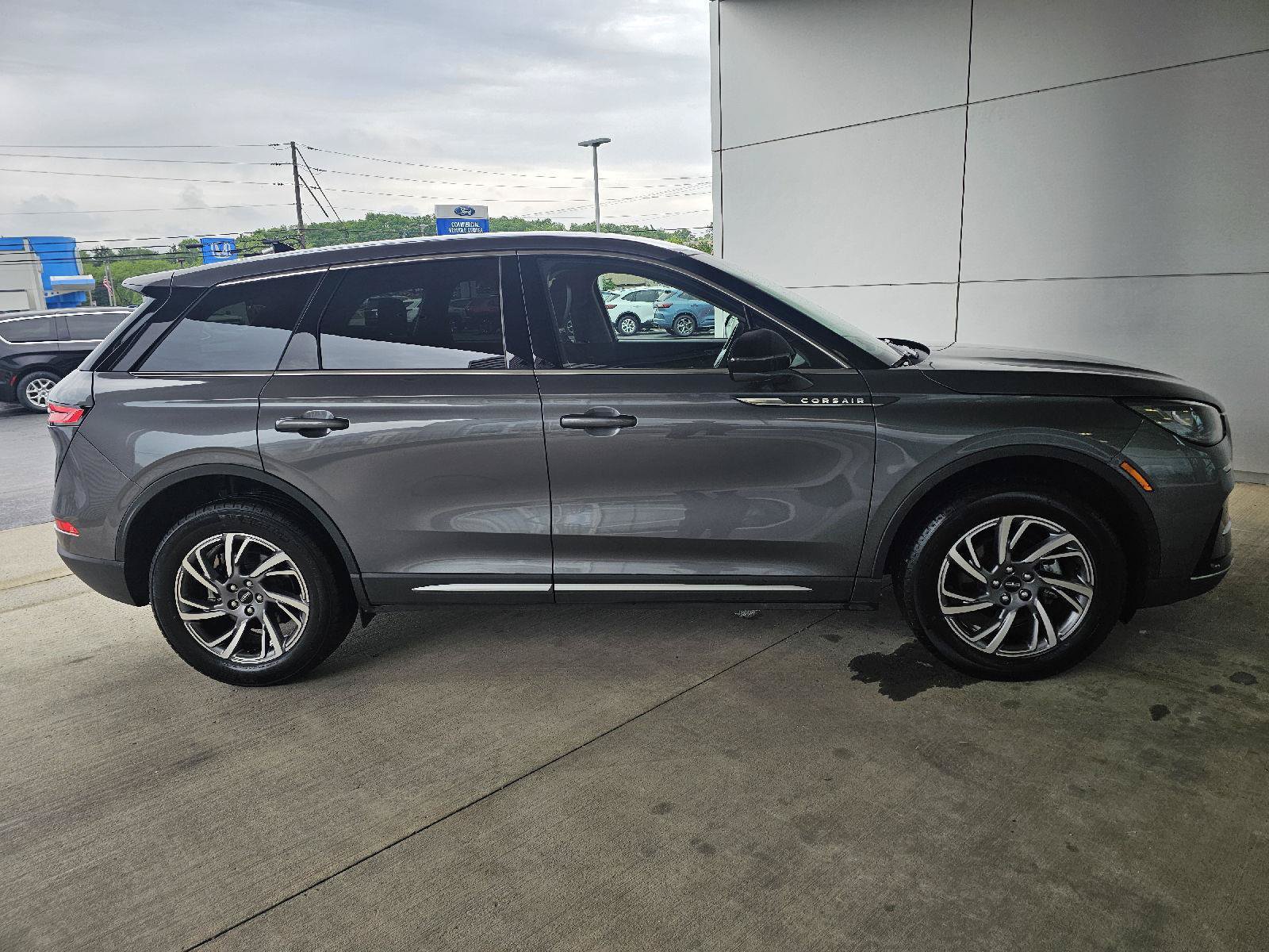 Used 2025 Lincoln Corsair AWD w/ Equipment Group 101A image 6