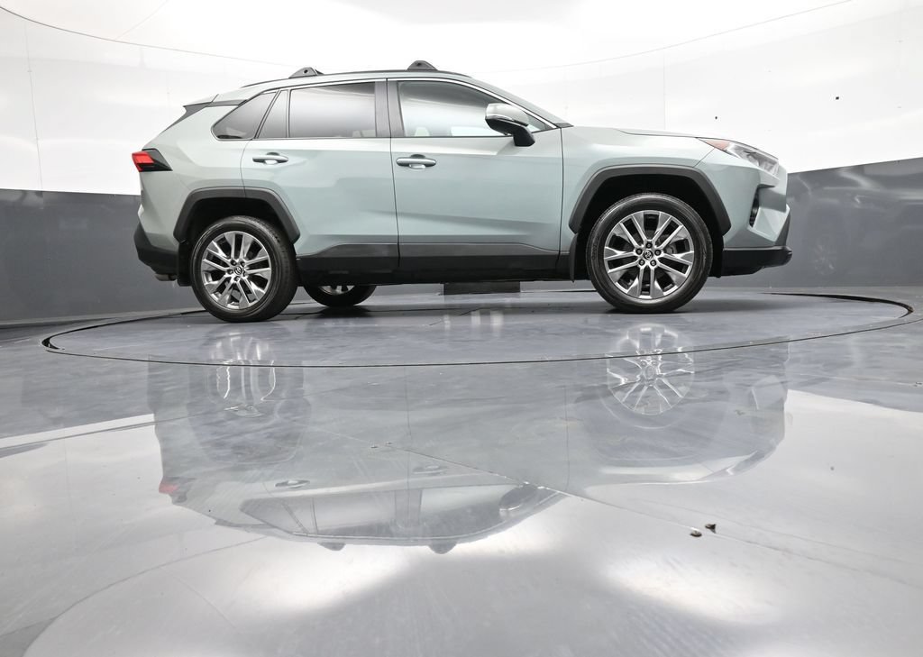 Certified 2020 Toyota RAV4 XLE Premium AWD/4WD image 30
