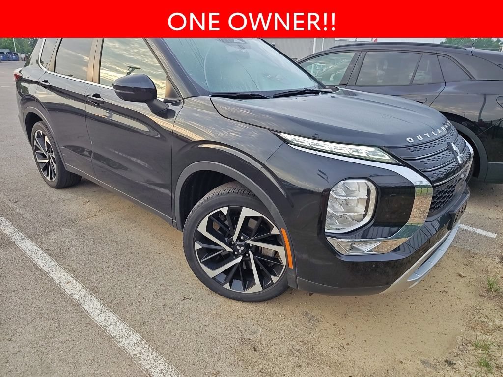Used 2023 Mitsubishi Outlander SE AWD/4WD image 3